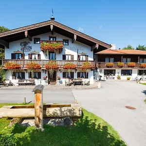 Gaestehaus Beim Schneidersepp Inkl. Chiemgaukarte Gasthof